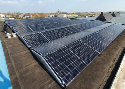 Zonnepanelen op plat dak